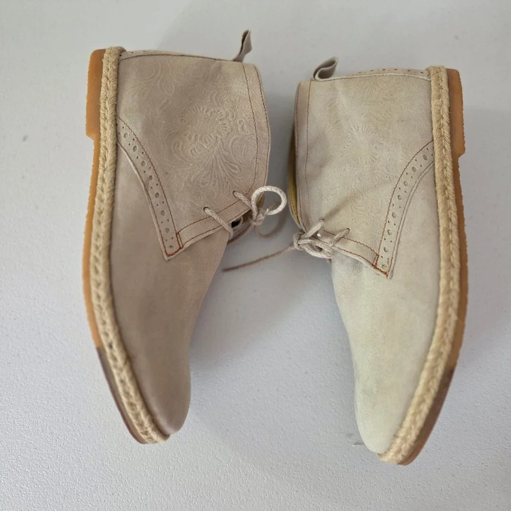 Nunn Bush Kamiko Chukka Boot Mens 9.5D Tan Suede Embossed Espadrille Boho Retro